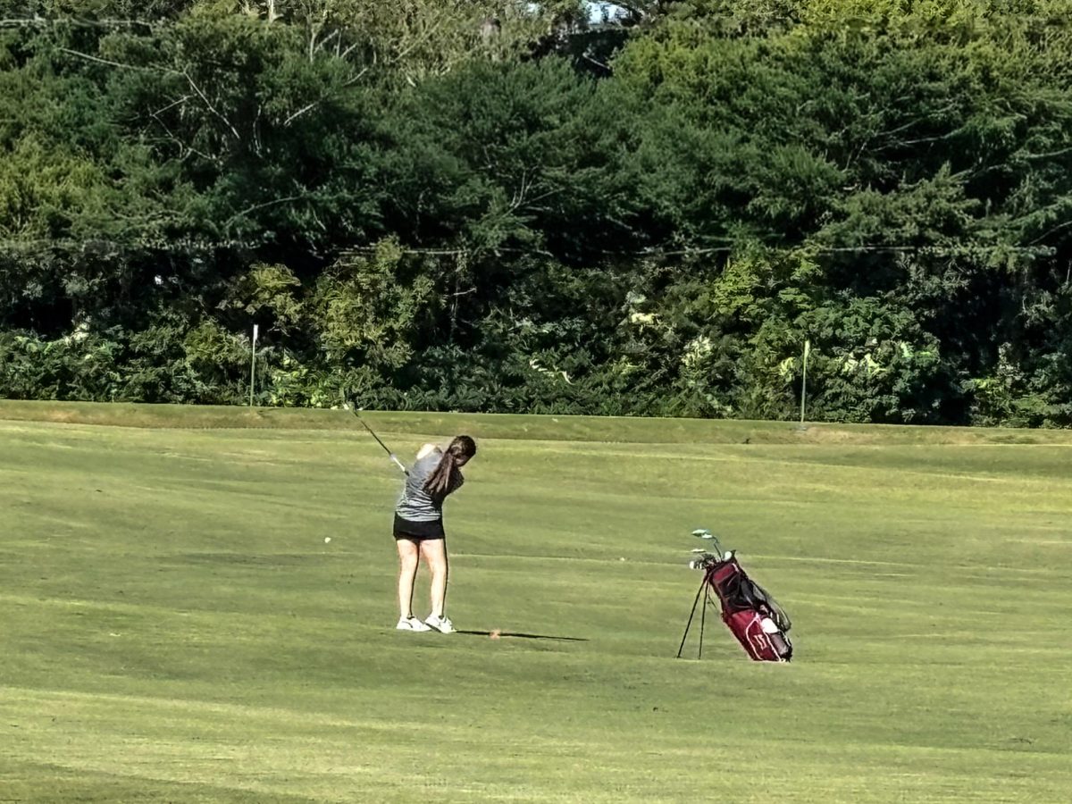 Ladies Golf chips away at individual, team scores